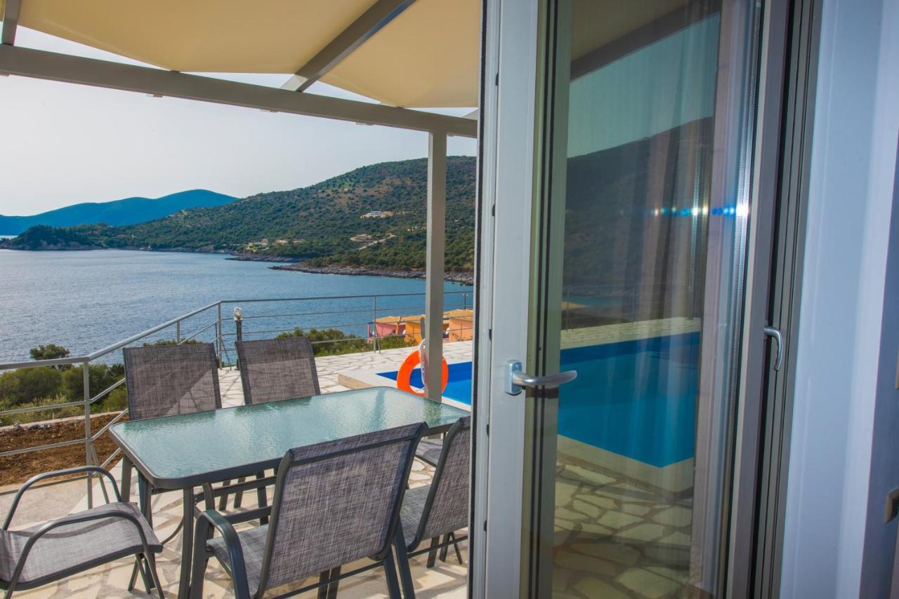 Amousso Bay Villas Marantochori Exterior photo