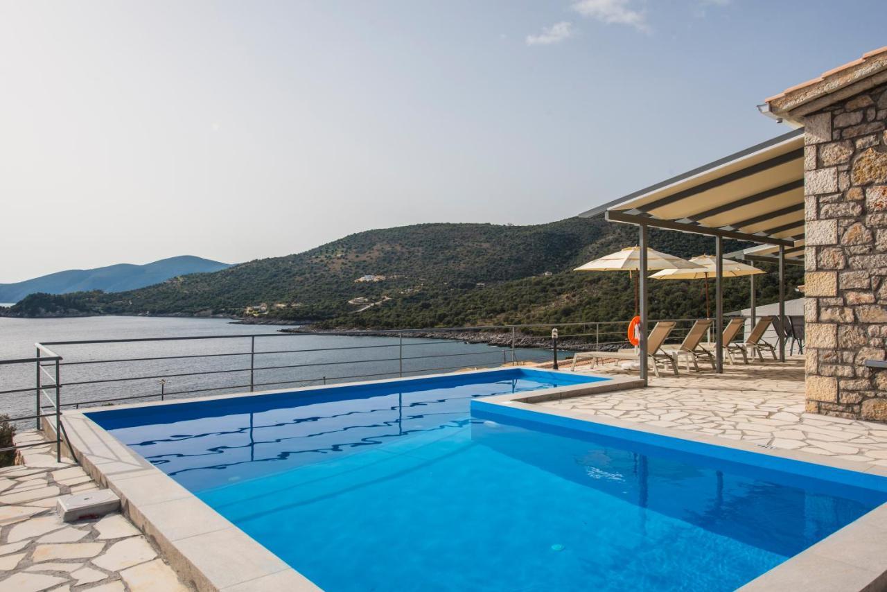 Amousso Bay Villas Marantochori Exterior photo