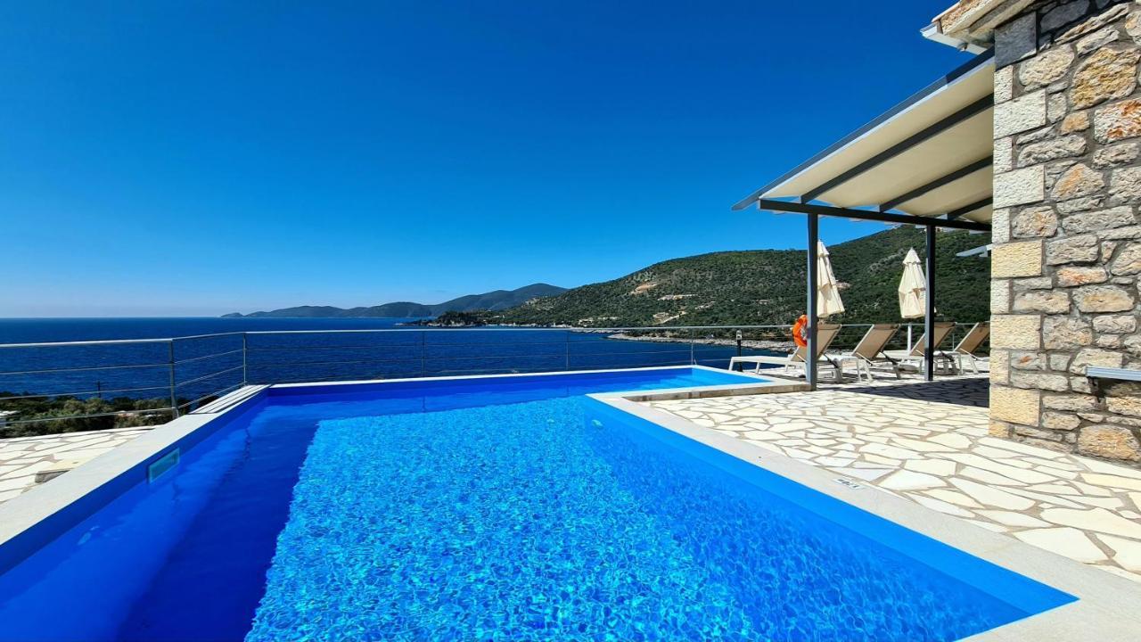 Amousso Bay Villas Marantochori Exterior photo