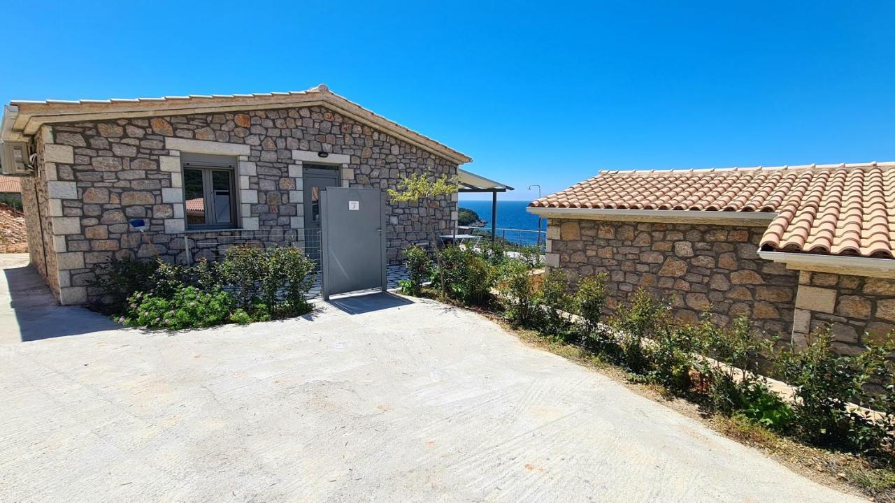 Amousso Bay Villas Marantochori Exterior photo