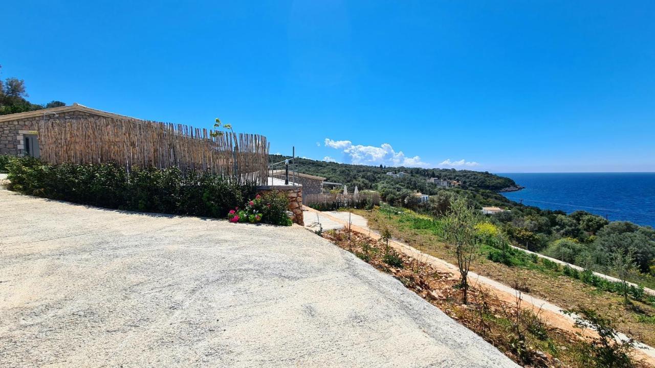 Amousso Bay Villas Marantochori Exterior photo